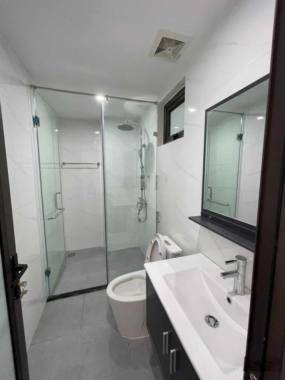 Bán nhà Thạch Bàn 46m2 x 6 tầng, thang máy x 5,3m mặt tiền, ngõ ô tô tránh nhau, kinh doanh