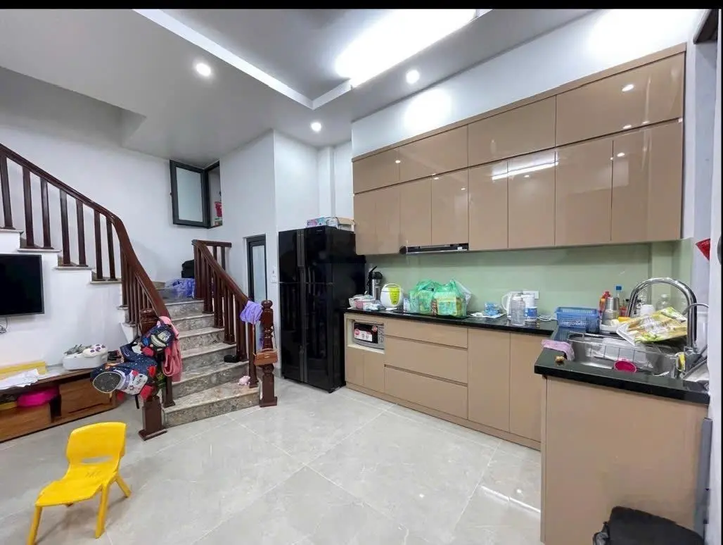 Nhà dân xây chắc chắn. Thiết kế hiện đại ở sướng