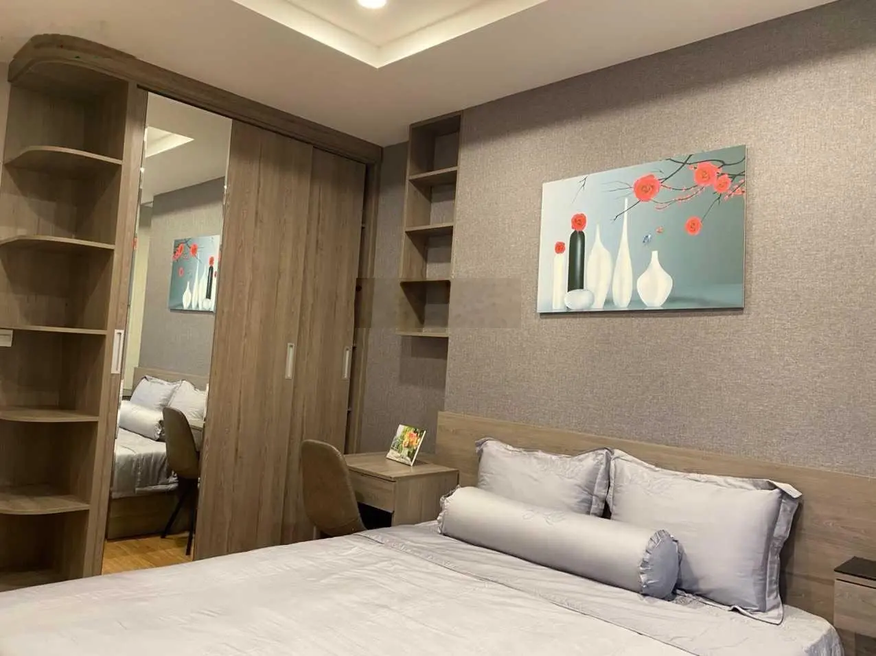 Cần bán căn hộ chung cư Kosmo Tây Hồ DT: 102m2, 3PN căn góc, BC Đông Nam, giá 7,650 tỷ bao phí