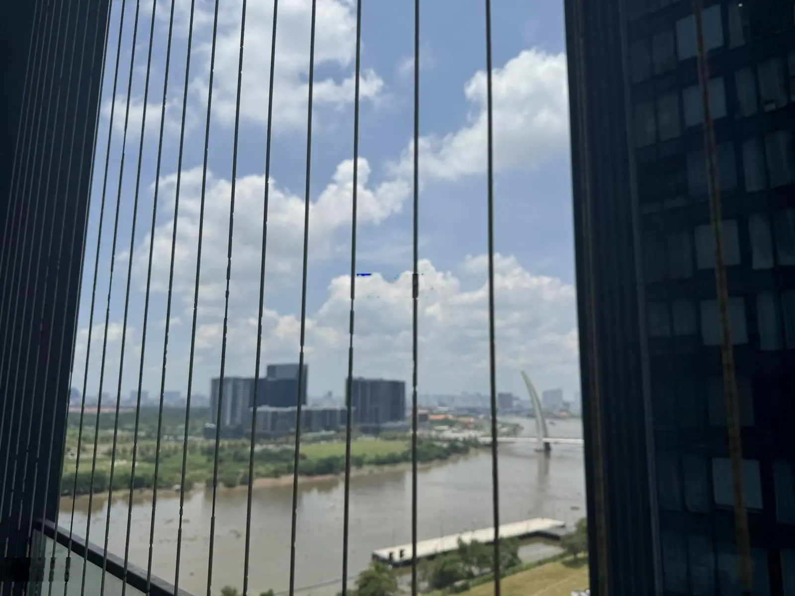 Bán căn hộ 3PN Vin Bason, căn góc 110m2 giá chỉ 16.4 tỷ view sông mát mẻ, thương lượng chính chủ