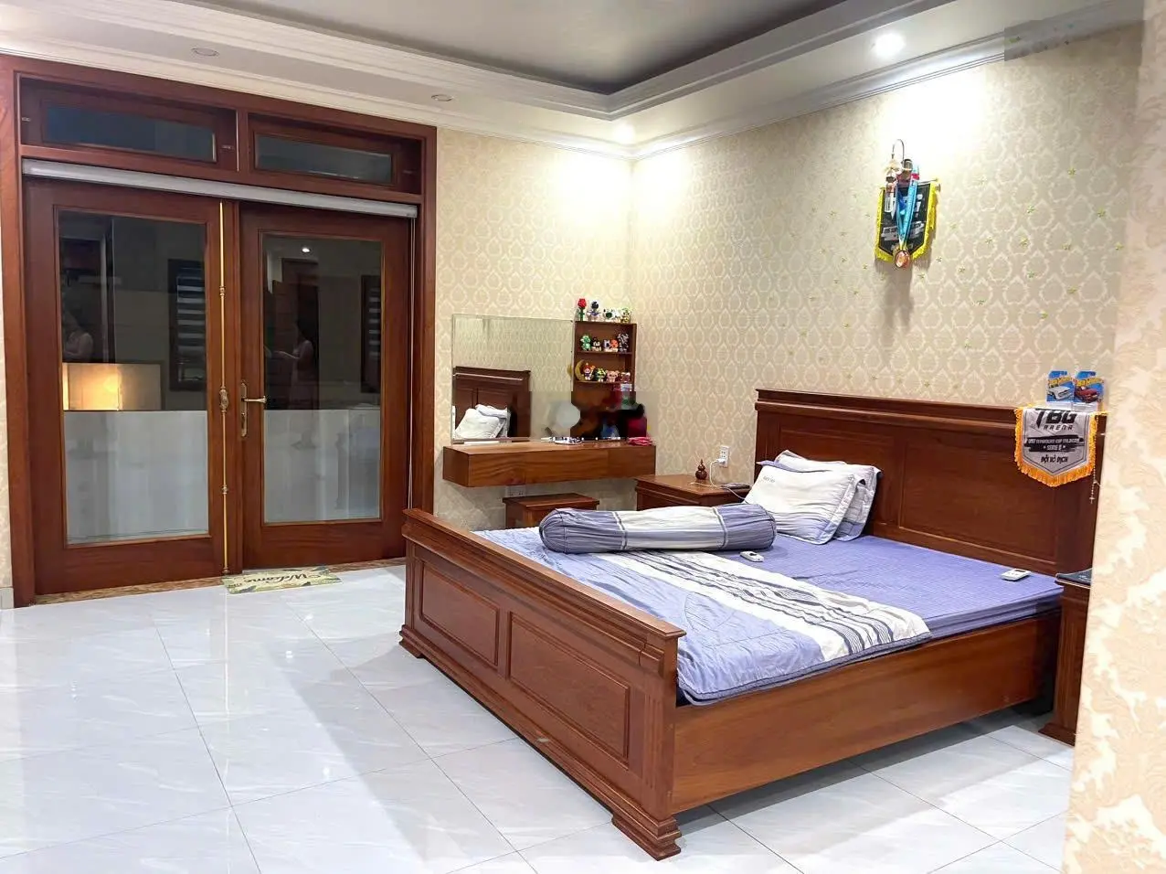 Bán nhà 3 tầng DT: 5 x 12 có thang máy đường xe hơi P. Phú Mỹ, Quận 7