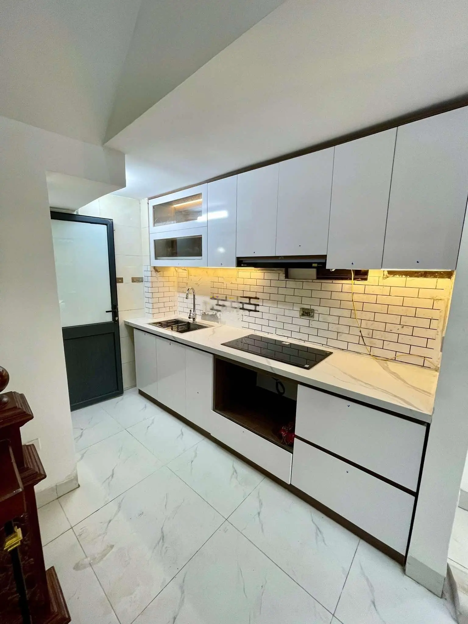 Bán gấp căn góc Lĩnh Nam, Hoàng Mai 35m2x5 tầng 30m ra phố full nội thất 5.4 tỷ