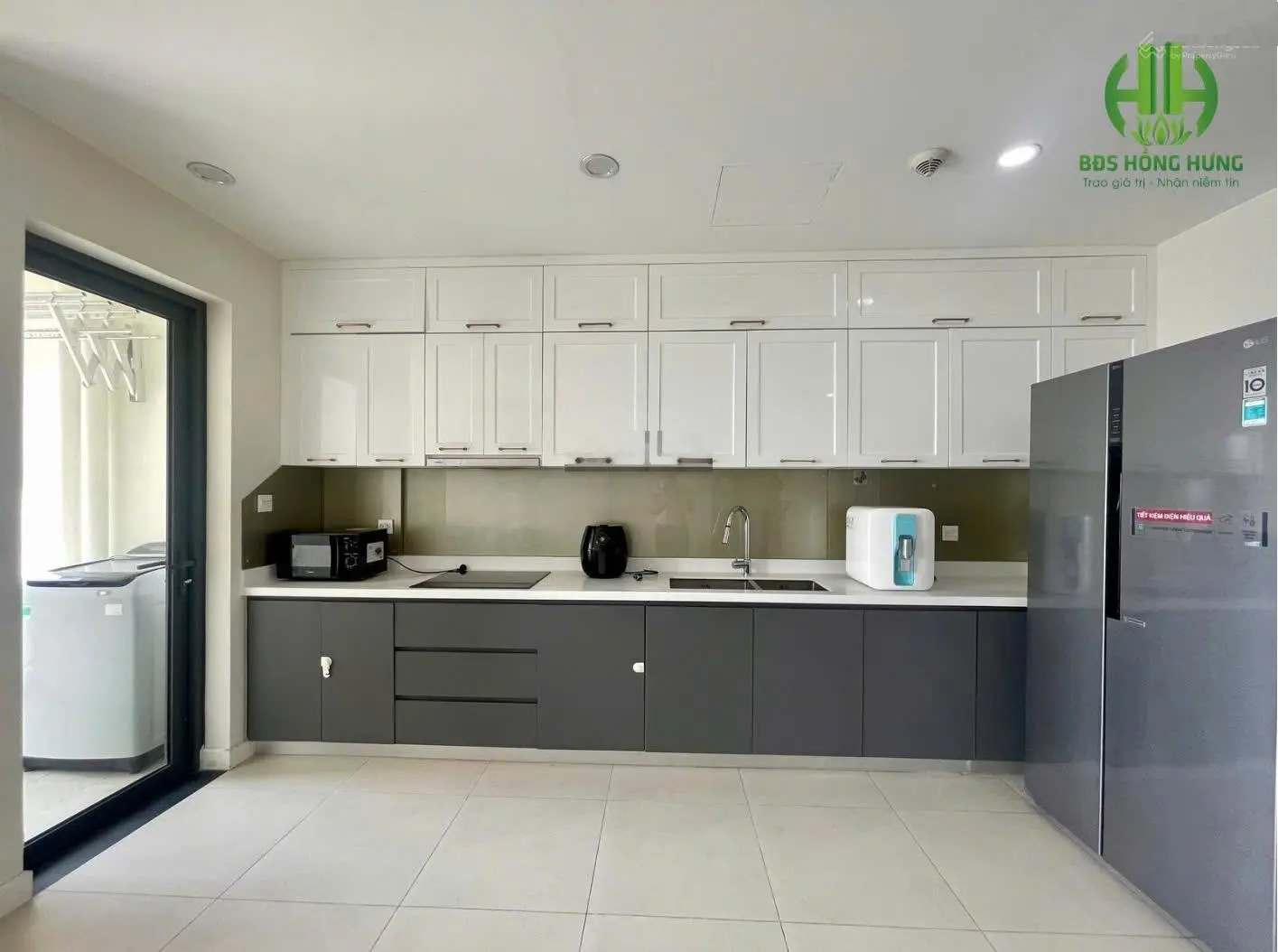 Chính chủ bán căn 3 phòng ngủ 118m2, tòa Novo, tầng đẹp giá nhỉnh 10 tỷ LH: 0918 111 ***