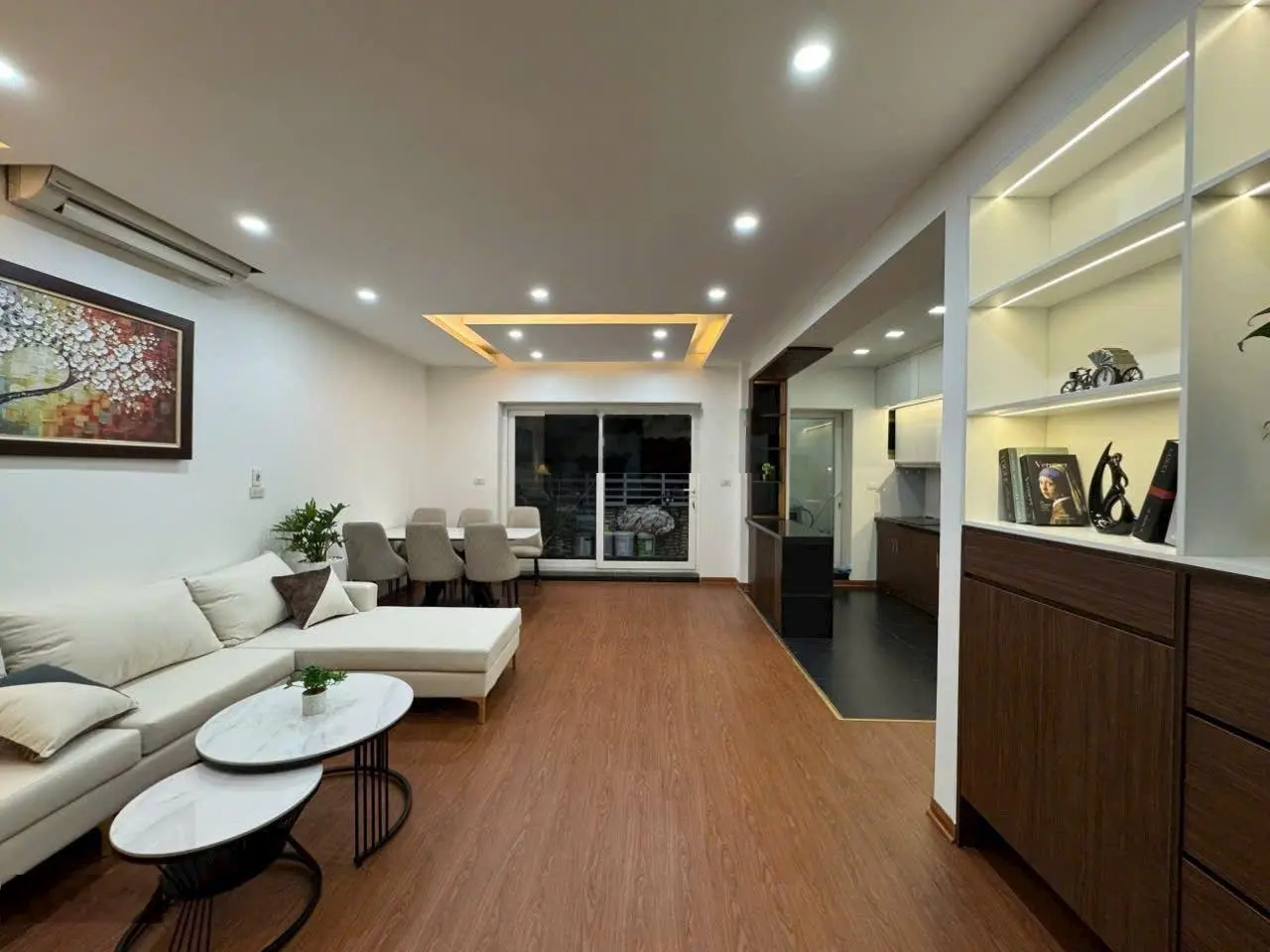 Căn hộ CT2 mặt đường Lê Đức Thọ - Mỹ Đình Sđ 93m. 3N. 2VS. BC Đông Nam View triệu đô,