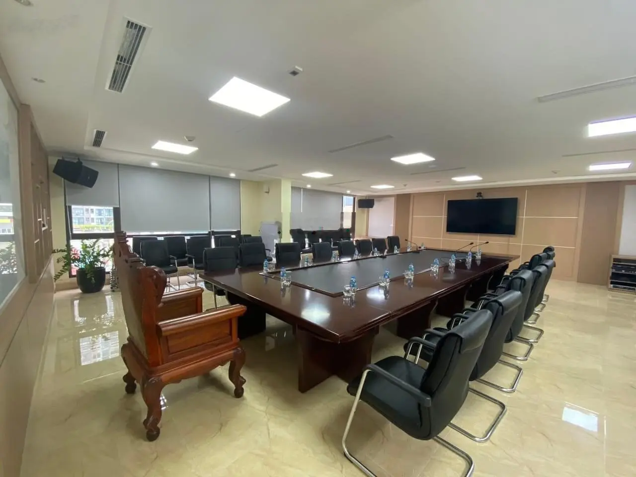 Siêu Đẹp Bán Nhà Mặt Phố Ngọc Khánh, Ba Đình 70m x 6 Tầng - Thang Máy - Thông sàn - Kinh Doanh.