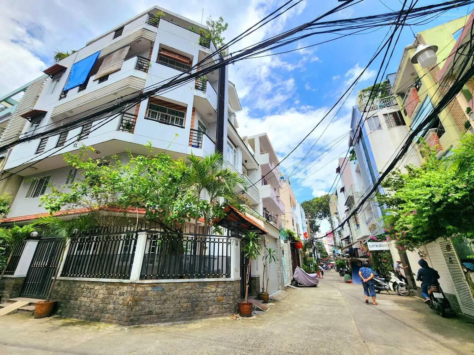 Villa 3 tầng - Góc 2MT HXH ngay 3 Tháng 2, Quận 10. DT 11,5x15,5m giá cực tốt