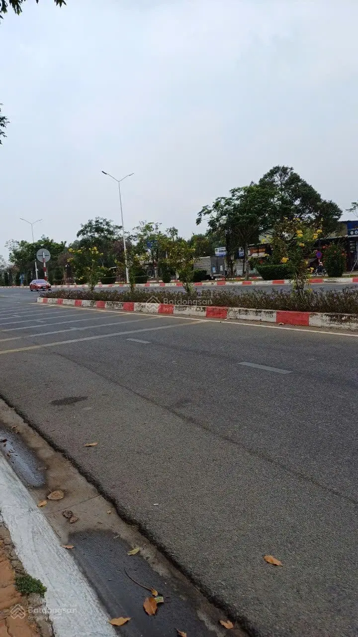 Bán nhà xưởng MT đường 2/9, P. 12 TPVT. DT 2480m2. Ngang 30m. Đang cho thuê 50tr/tháng. Giá 13tr/m2