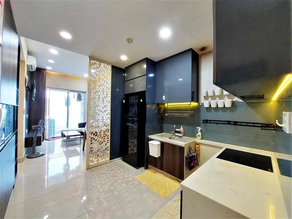 Căn hộ tầng cao view sân bay đầy đủ tiện bghi giá tốt The Botanica