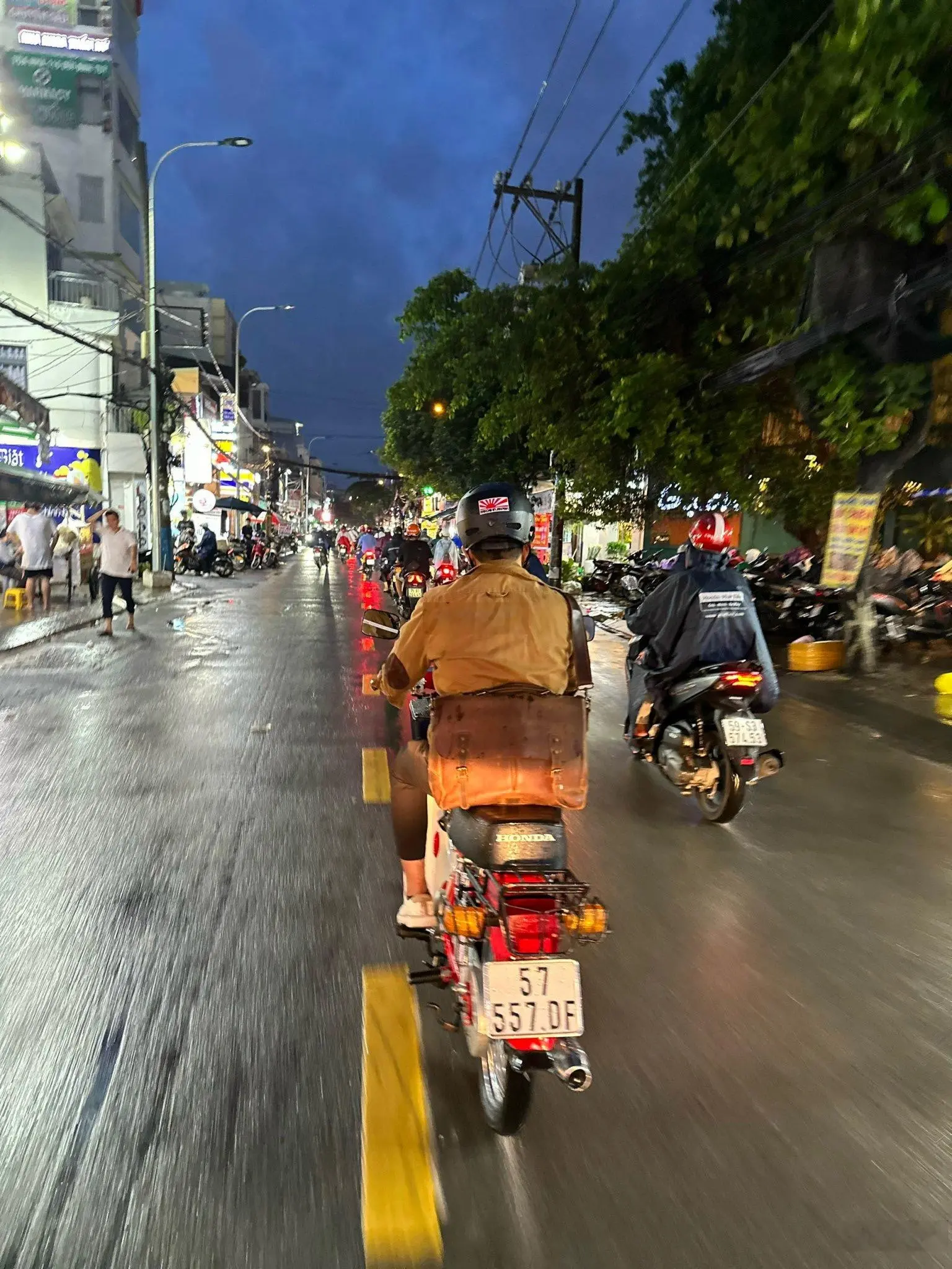 Bán nhà mặt tiền khu sung túc vị trí đẹp giá siêu tốt kd buôn bán ... 8.x tỷ tl mạnh