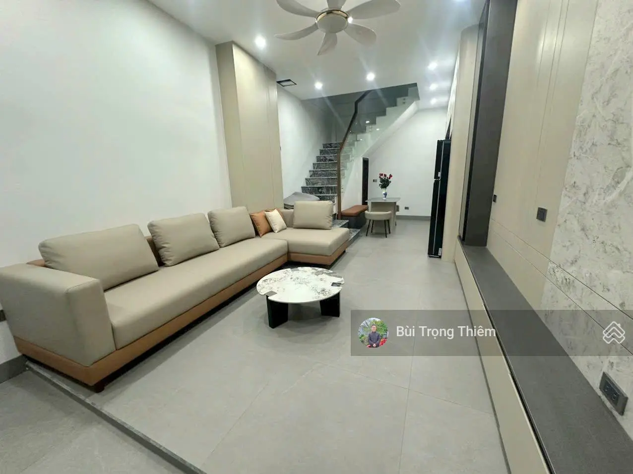 Bán nhà đối diện TTTM Aeon Long Biên, Full nội thất gần 40m2 giá 5.8 tỷ