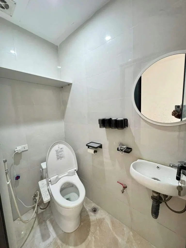Chỉ 3 tỷ sở hữu ngay căn 2PN ngay đường 70, phố Trịnh Văn Bô vài bước tới Mỹ Đình. DT 64m.