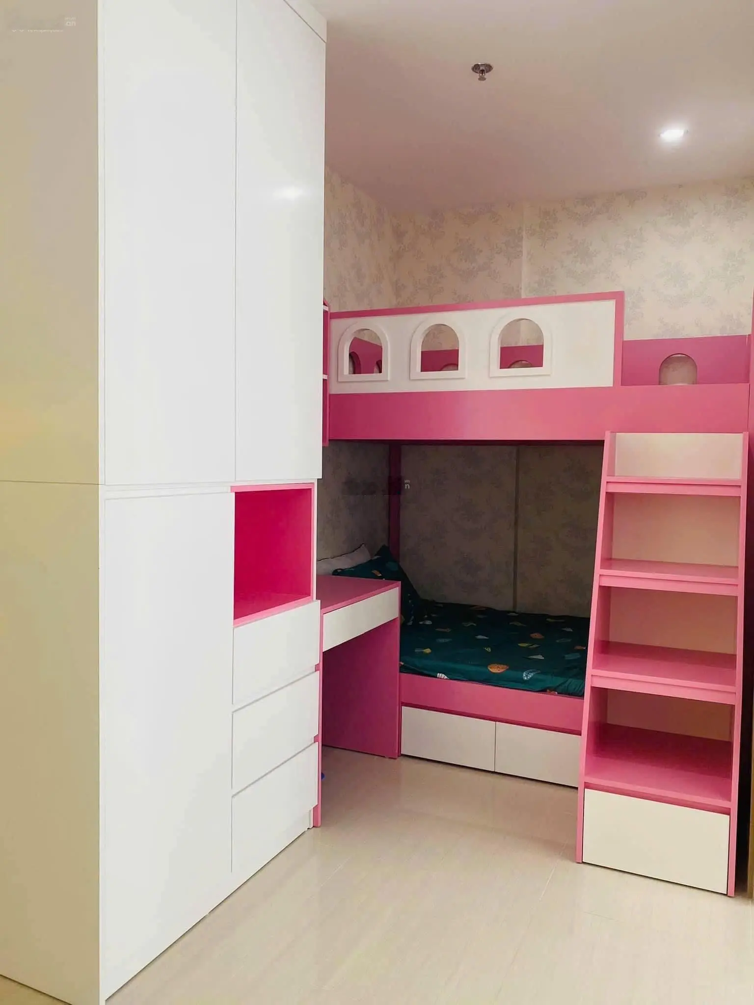 Chính chủ gửi bán căn 1N+ toà S3 VHSMC giá 2.950 bao phí sẵn sổ không vay - Lh: 0972 980 ***