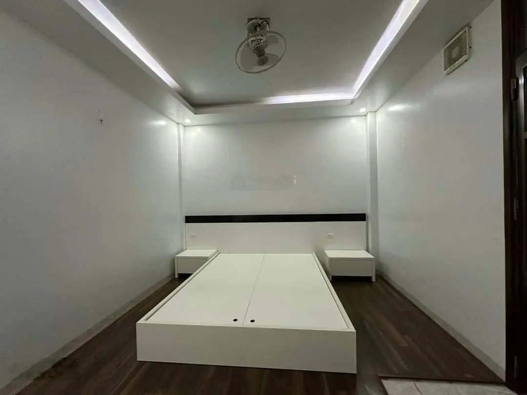 Phố Ái Mộ, Bồ Đề, Long Biên. DT41m2*4tầng, MT 4m, 3 ngủ khép kín. Tặng full nội thất, 30m ra phố