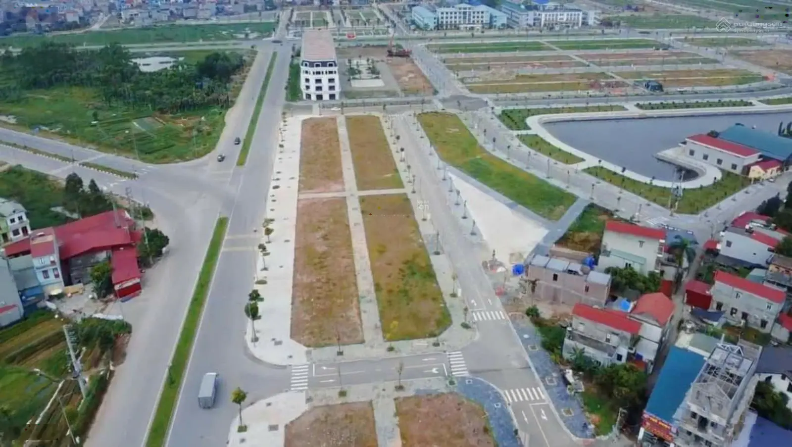 Chuyển nhượng đất nền cạnh ngã 6 Bắc Giang. Mặt đại lộ Trường Chinh rộng 42m