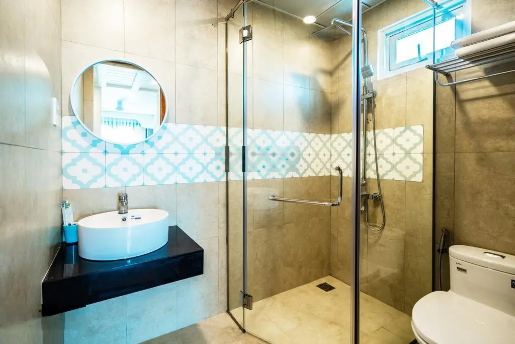 Tòa nhà căn hộ dịch vụ Nguyễn Văn Hưởng, Thảo Điền, Quận 2. Giá 50 tỷ. Full nội thất