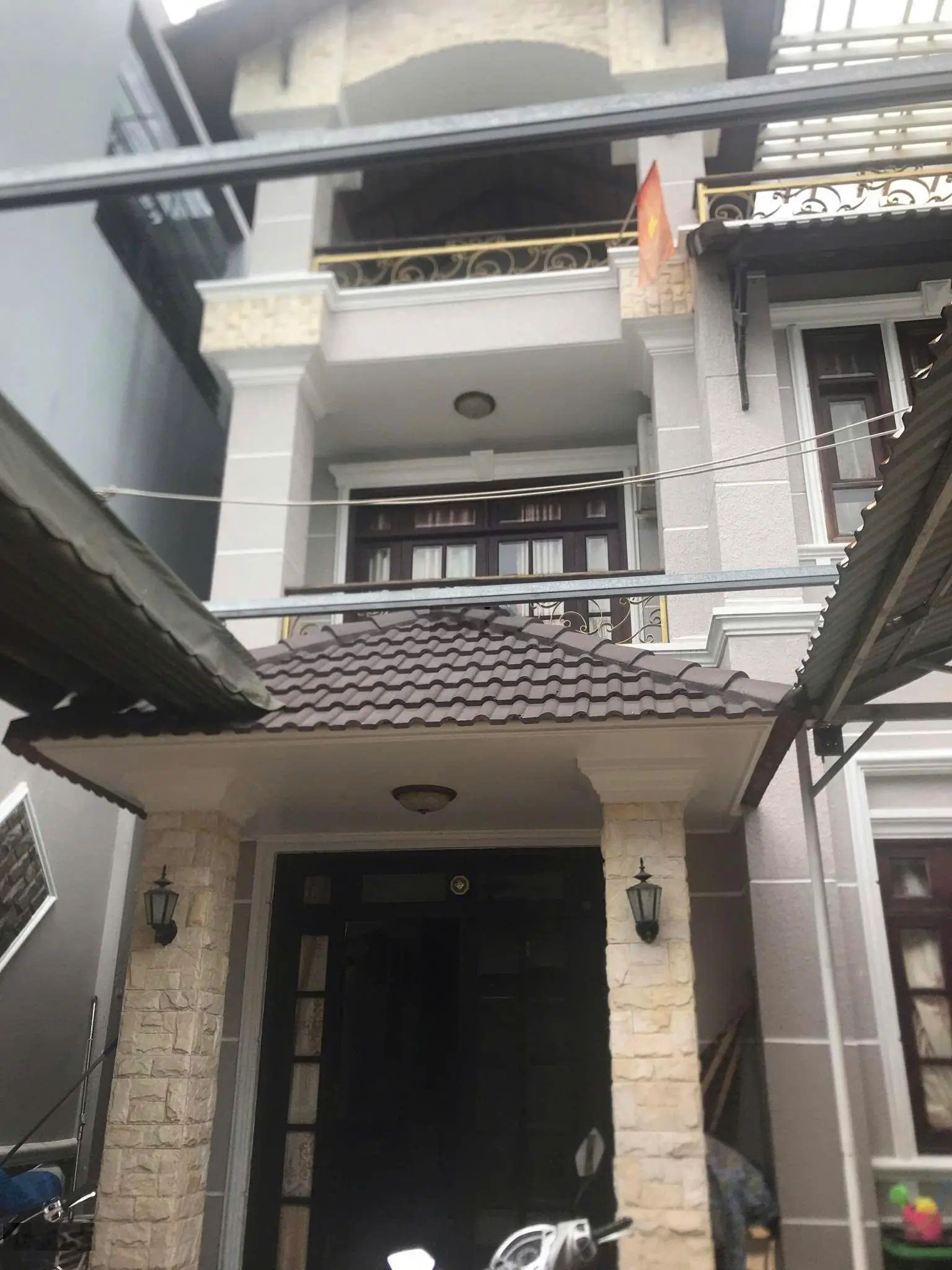 Bán gấp biệt thự , DT : 172m2 tại Dân Chủ, Hiệp Phú, Q9, 21 tỷ