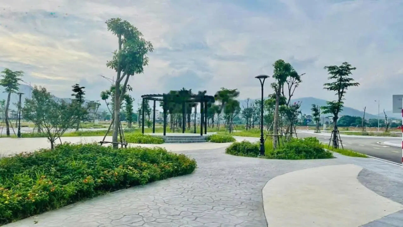 Lô biệt thự 270.8m², MT 10.5m, hướng Tây Bắc, Phố Chợ Lương Sơn, giá nhỉnh 16 tỷ , sổ đỏ riêng