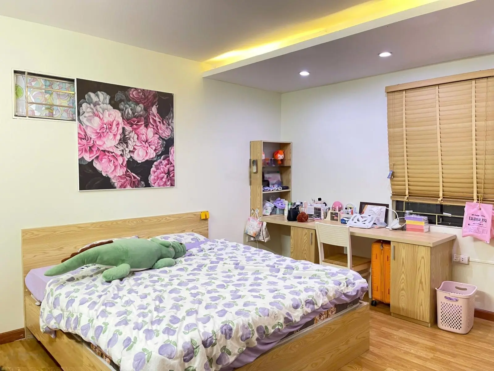 Cần bán căn Cát Tường TNT, căn góc 76m2, tầng trung, 2 phòng ngủ 2 wc, full nội thất