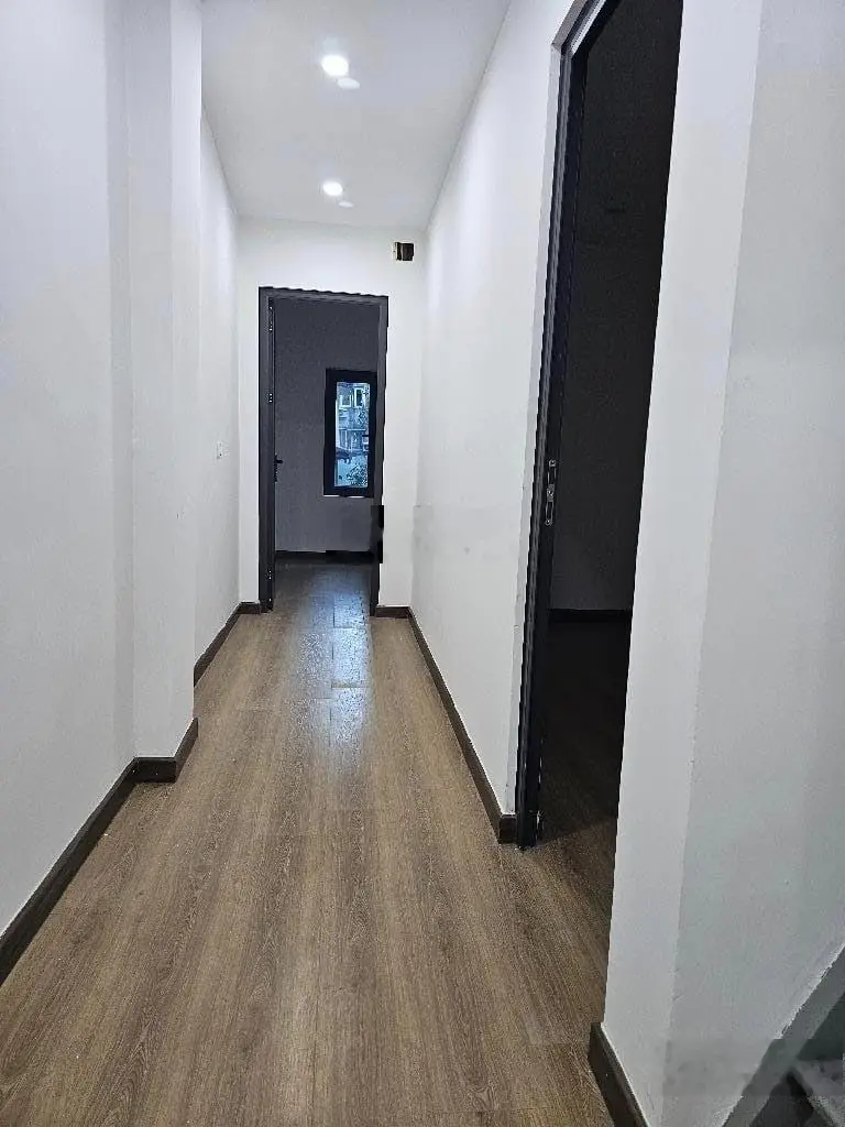 Bán Nhà Hồng Mai Đầu Bạch Mai_ÔTô Đỗ Cổng_Vài Bước Ra Phố_39m2 / 3Tầng_ Hơn 5 Tỷ