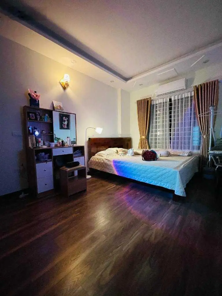 Bán nhà đẹp Nam Đồng, ô tô gần, an sinh đỉnh, nhà đẹp nội thất xịn, ở + cho thuê, 45m2 chỉ 6.3 tỷ