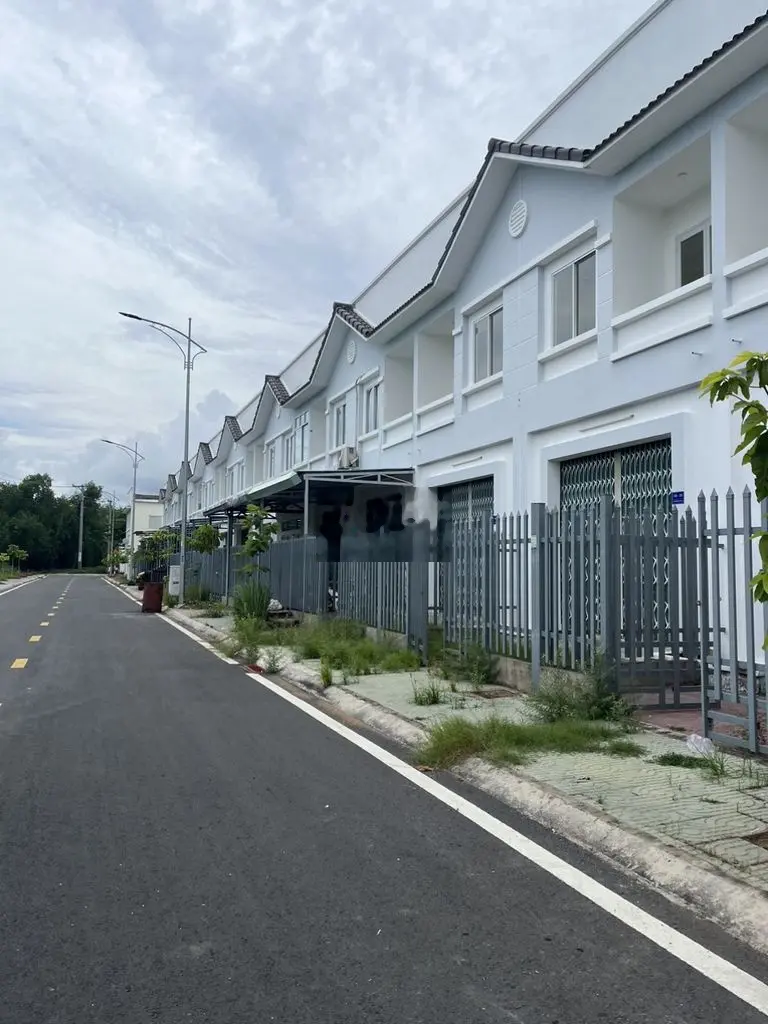 Căn đối diện chợ, nhà thương mại, chợ phường 4, Trà Vinh