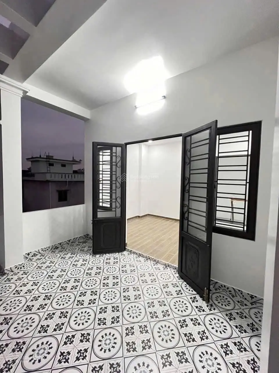 Chính chủ cần bán Miếu Hai Xã thông ra Hồ Sen. * Giá: 3.55 tỷ (thoả thuận) DT = 48m2 x 4 T