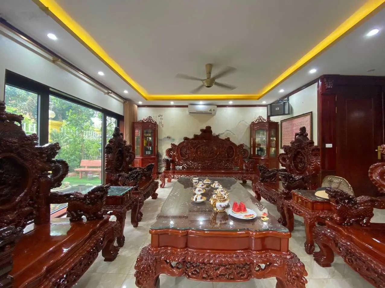 Cần bán nhanh 326m2 nhà hoàn thiện đẹp có tầng hầm đồ gỗ nội thất đẳng cấp được xây dựng cẩn thận
