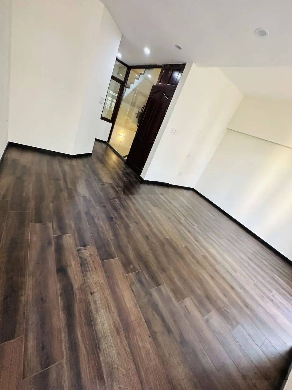 Căn biệt thự 6x20m siêu đẹp tại Đồng Đen khu Bàu Cát sầm uất giá sập sàn 12ty