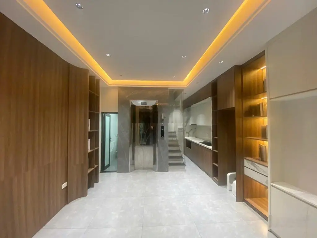Hiếm, Ngô Thì Sỹ 40m2 - 5 Tầng - vị trí đỉnh, nhà dòng tiền, 30m oto tránh, chỉ 8tỷ9 đàm.
