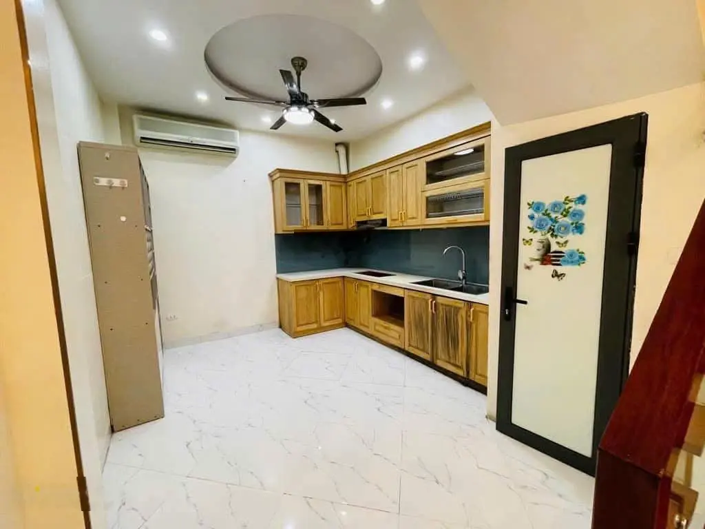 Siêu hiếm! Nhà Trần Thái Tông - Cầu Giấy - 5 tầng - nhỉnh 7 tỷ ô tô đỗ cửa - Nhà đẹp ở luôn