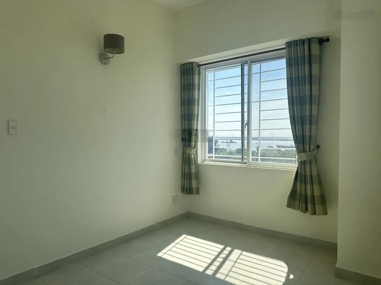 Chuyên căn hộ Phú Mỹ Thuận. DT 95m2, 3PN, 2WC, ở ngay, có nhiều căn, giá 1.43 tỷ