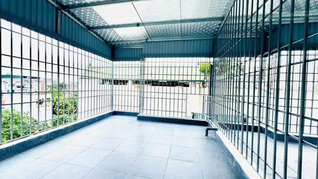 Bán nhà 5 tầng khép kín từng phòng, mới xây, gần phố, sổ vuông, về ở ngay