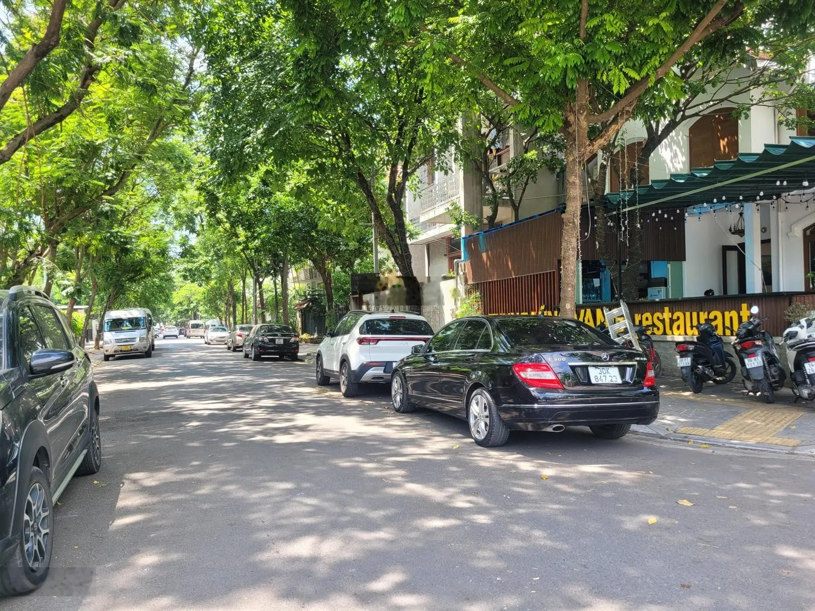 Siêu đẹp, giá đầu tư! Phố Lạc Long Quân, 3 ô tô tránh, thanh máy, hầm xe, rẻ nhất phố, quận Tây Hồ