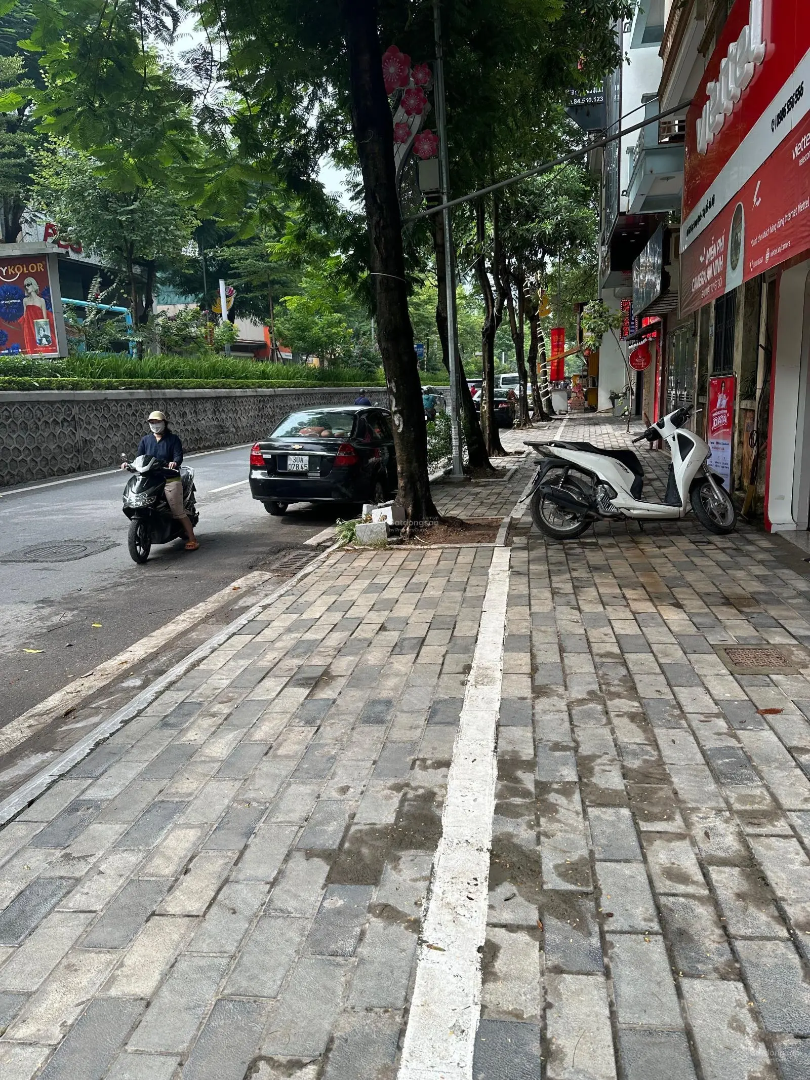 Bán nhà C4 DT 96m-MT 5.1m-Lô góc-gần Hồ Tây-Vỉa Hè-Gara-Đường Lạc Long Quân-Quận Tây Hồ. Giá:39.5tỷ