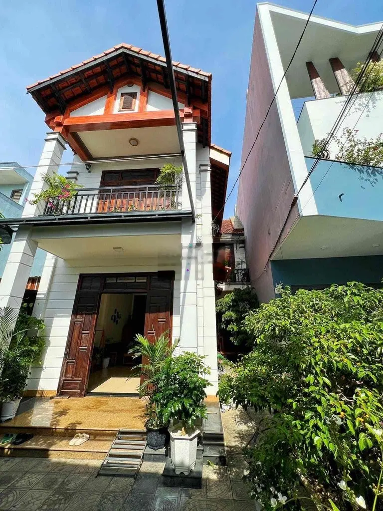 Biệt thự 150m2 ngang 6 oto đậu trong nhà sân vườn rộng