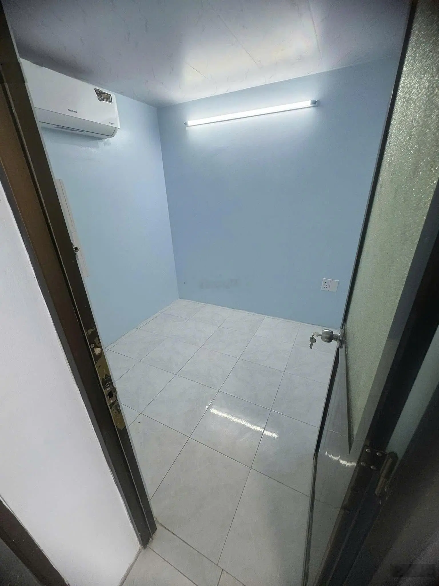 Nhà mặt tiền hẻm Huỳnh Tấn Phát 1 trệt 1 lầu giá 1 tỷ390 đầy đủ nội thất