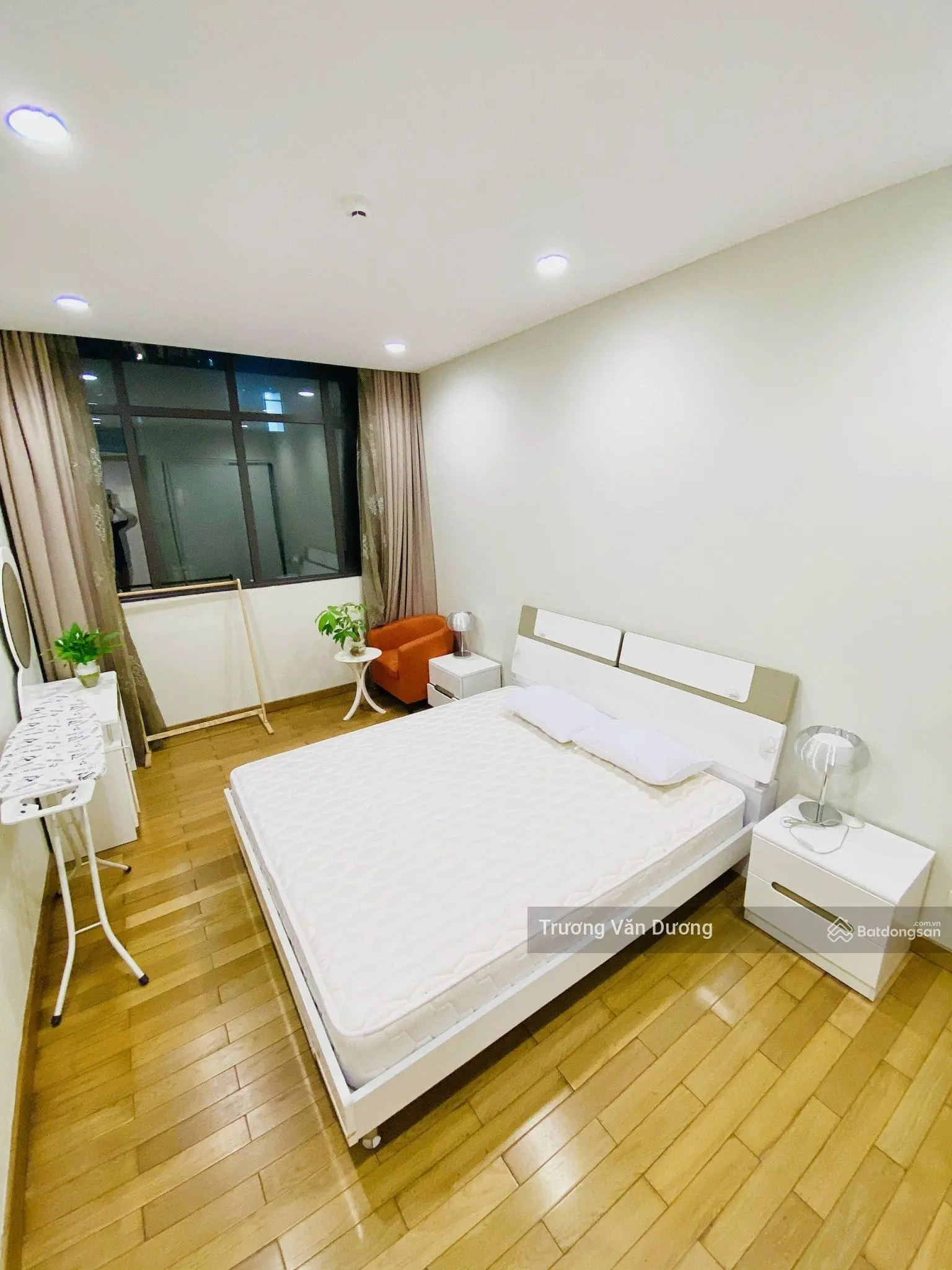 Bán căn hộ 2PN 133m2 Chung cư Dolphin Plaza Mỹ Đình. Nội thất cơ bản, Sẵn sổ. LH 0923 559 ***