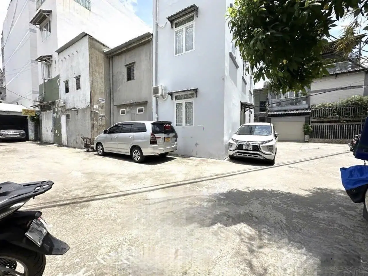 Bán nhà hẻm xe tải (5.5 x 17m) nở hậu 6.3m tiện đập xây mới đường Hoàng Hoa Thám Bình Thạnh