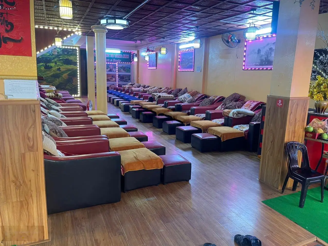 Chính chủ bán nhà mặt phố Mường Hoa DT 120m2 nở hậu 170m2 mặt tiền 8m 2 tầng, trung tâm thị xã sapa