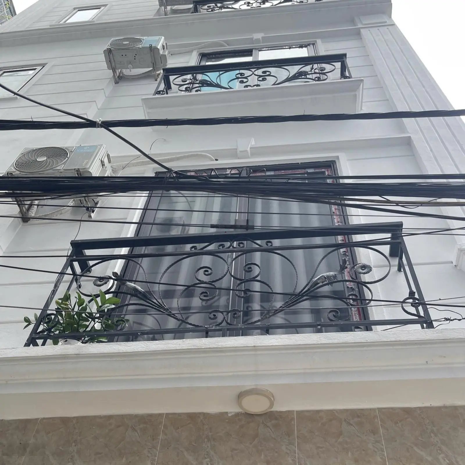 Nhà Vân Canh 42m2 5 tầng mặt tiền 6m tặng nội thất ngõ nông gần trường, công viên 3 tỷ 6