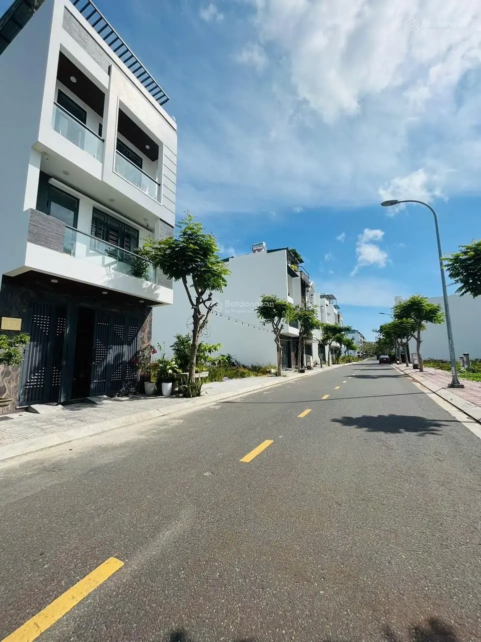 Bán nhà đẹp mới xây full nội thất, vị trí đẹp gần công viên , KĐT Hà Quang 2, đường 3A, - Nha Trang