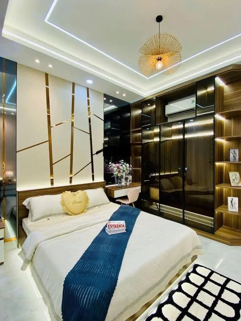 Tôi cần bán nhà mặt tiền đang cho thuê kinh doanh 31tr Thái Phiên-Q11.Gần chợ Bình Thới. Giá 3tỷ360