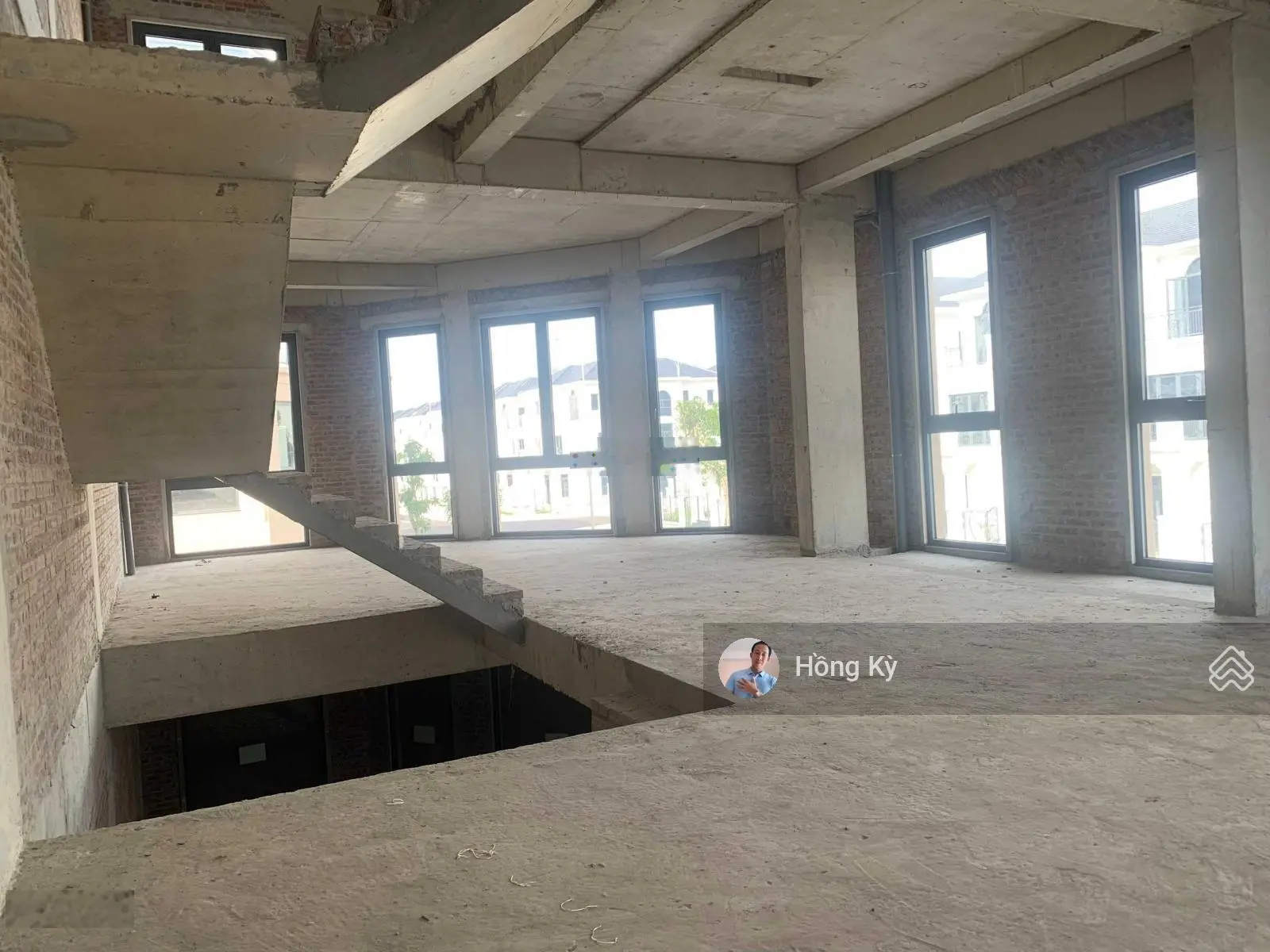 Thanh toán 2,5 tỷ sở hữu căn liền kề góc vườn hoa, Đông Nam Lk13.15, 109m2, Central Rieverside