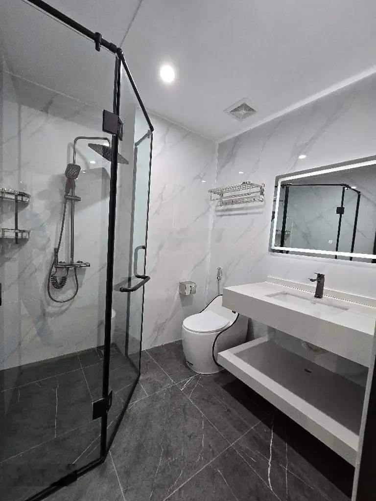BánNhàPhốĐàmQuangTrungLong Biên53m2 ,Gara,TM,GiáChào 9Tỷ hơn