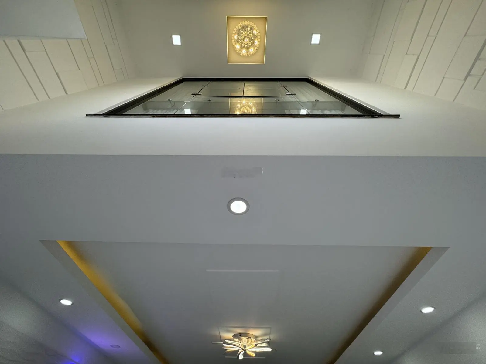 Nhà phố Trệt,3 lầu, sân thượng, mới 100%, 4 phòng ngủ, hẻm xe hơi đổ cửa khu VIP Nguyễn Thượng Hiền