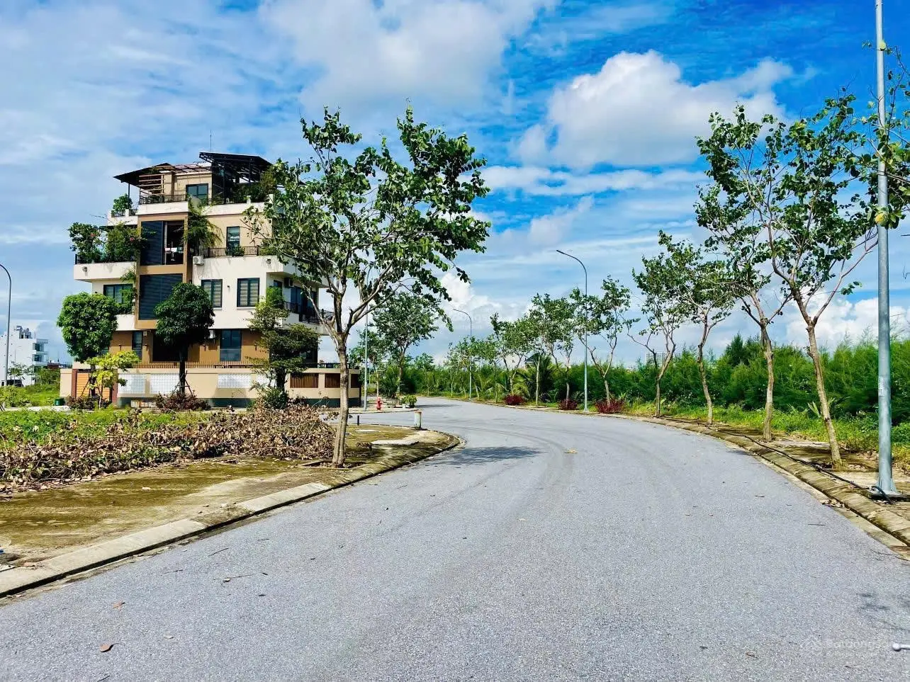 Bán lô đất 165m ngang 8m khu đô thị FPT view kênh, gần trường đại học, Ngũ Hành Sơn, giá rẻ 4,7x tỷ