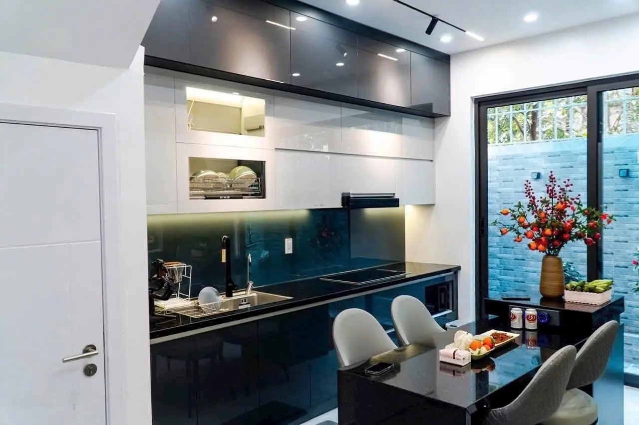 Bán nhà 40m2 - 3tỷ150 kế trường tiểu học Cách Mạng Tháng Tám Phân Hiệu 2 - đường Lê Lai, Tân Bình