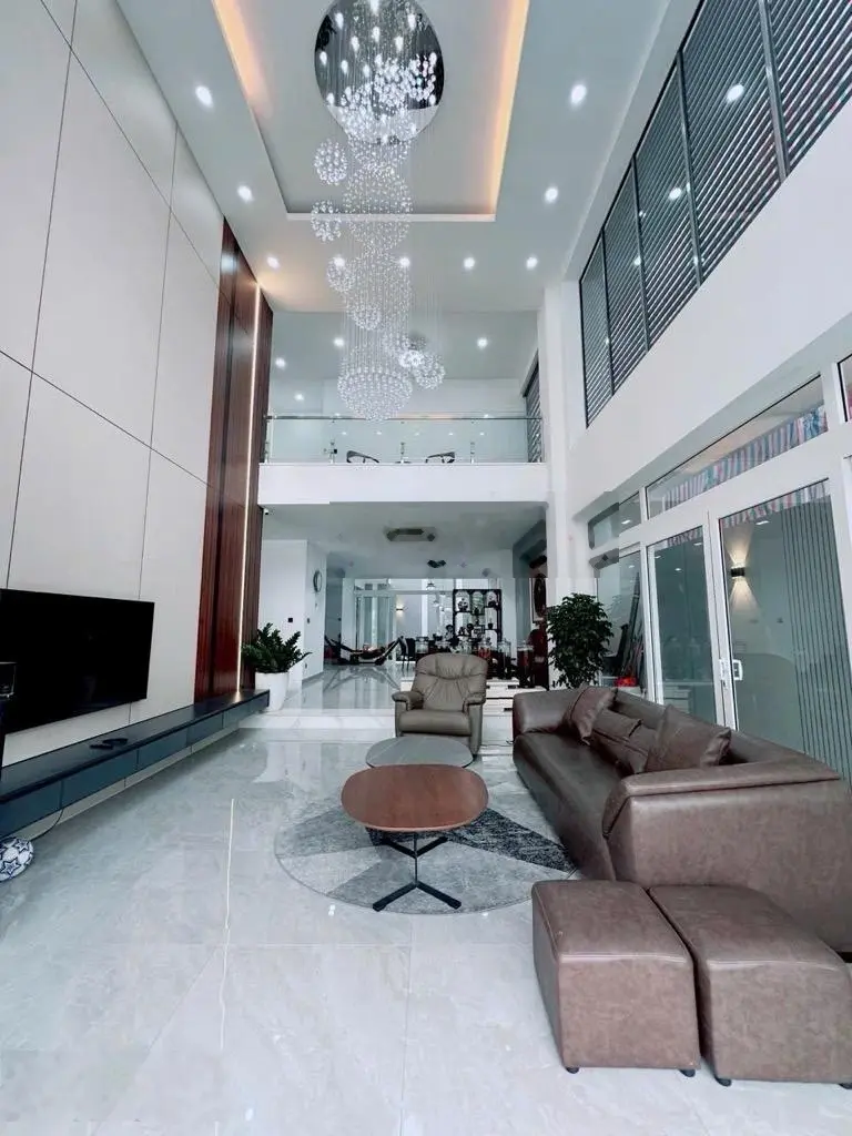 Bán biệt thự làng ĐH ABC Phước Kiển Nhà Bè - 10x25m 3T 6PN - smart home KDC VIP - tài chính 25tỷ