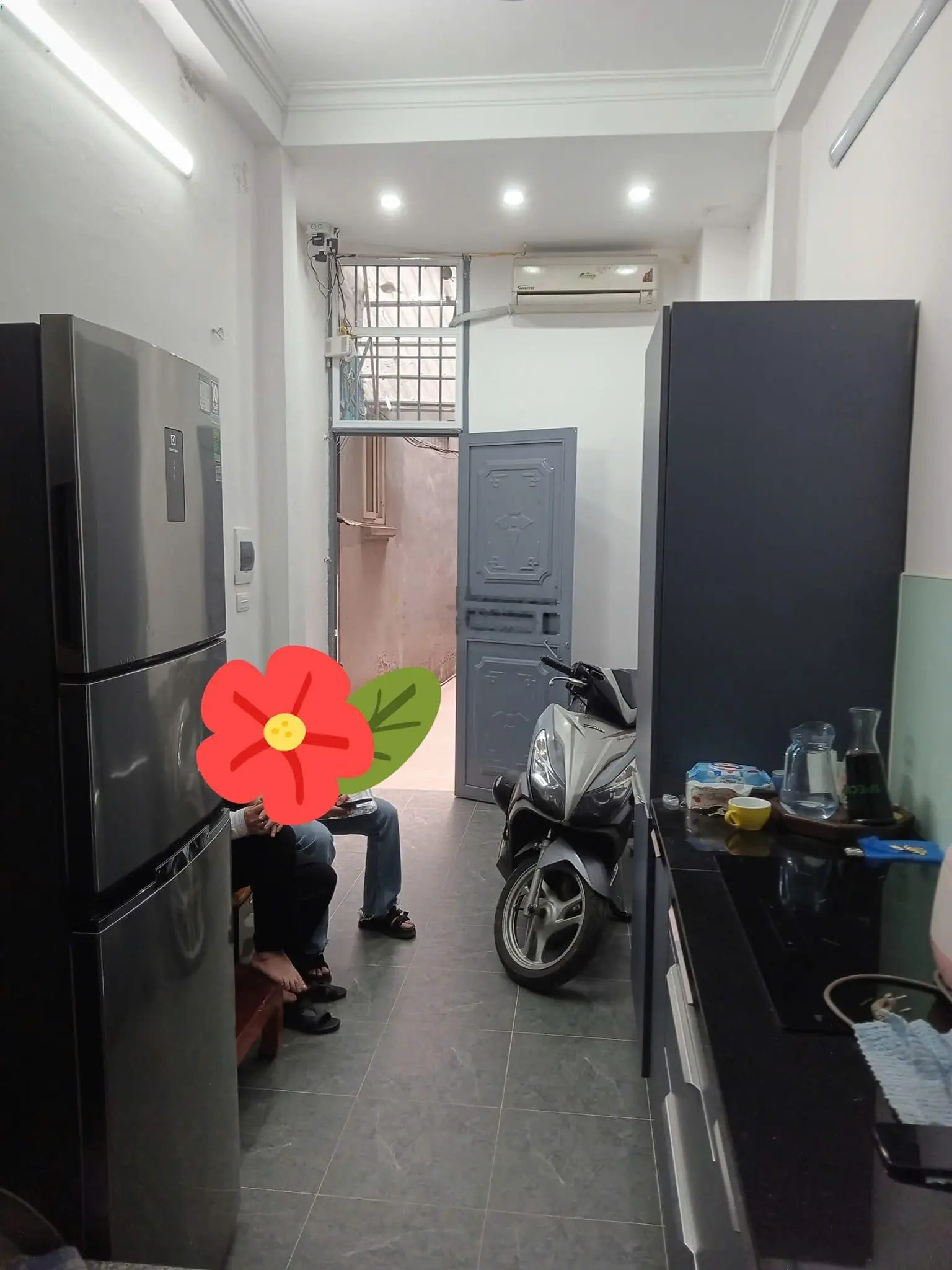 3.45 tỷ-trương định-bạch mai-4 tầng ở ngay- gần phố-full đồ