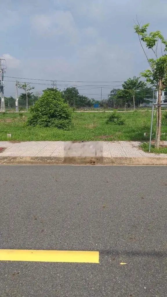 Ngộp ngân hàng bán nhanh lô đất gần KDC , Cách QL13 600m, giá 630tr